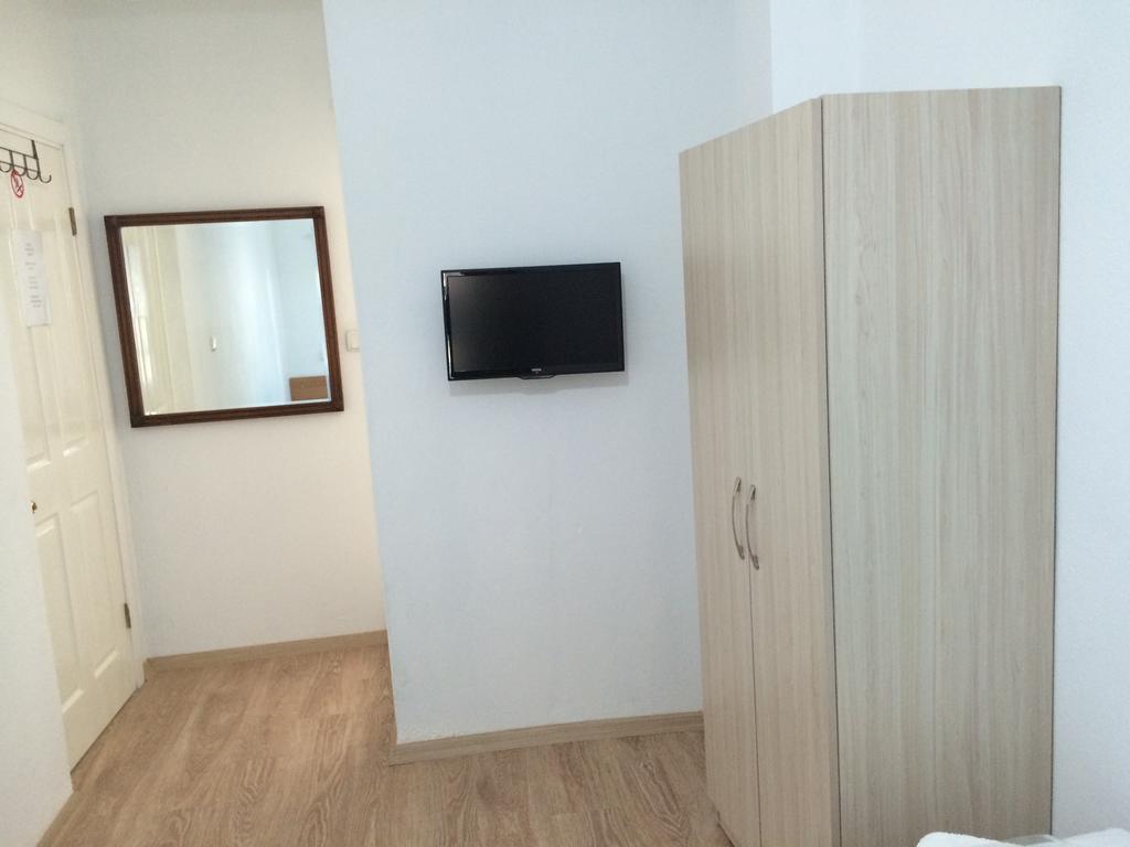 Oda ve Kahvaltı Tay 4*